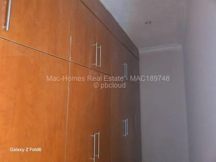 6 Bedroom House for Sale in Gunhill, Harare