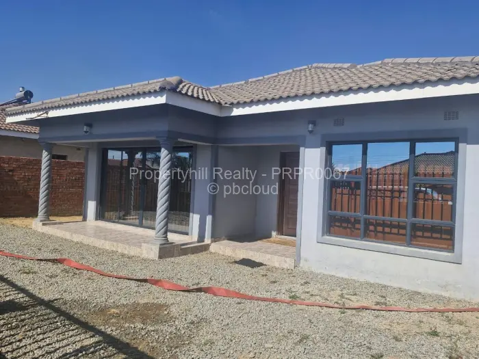 4 Bedroom House for Sale in Madokero Estates, Harare