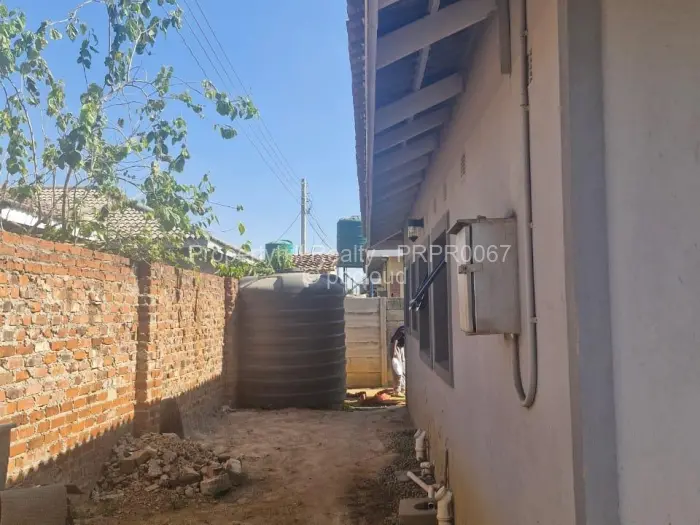 4 Bedroom House for Sale in Madokero Estates, Harare