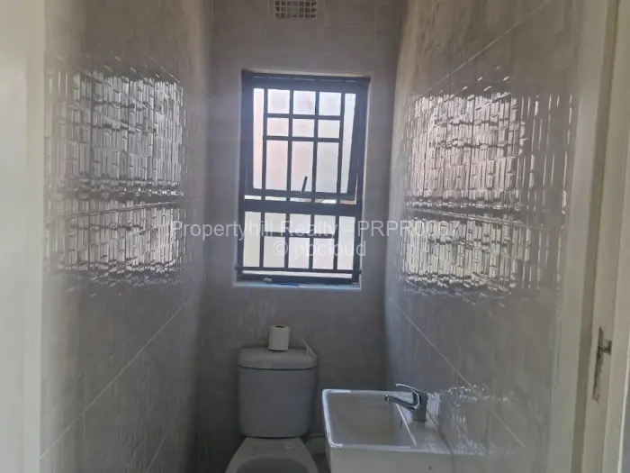 4 Bedroom House for Sale in Madokero Estates, Harare