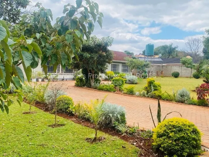 4 Bedroom House to Rent in Vainona, Harare