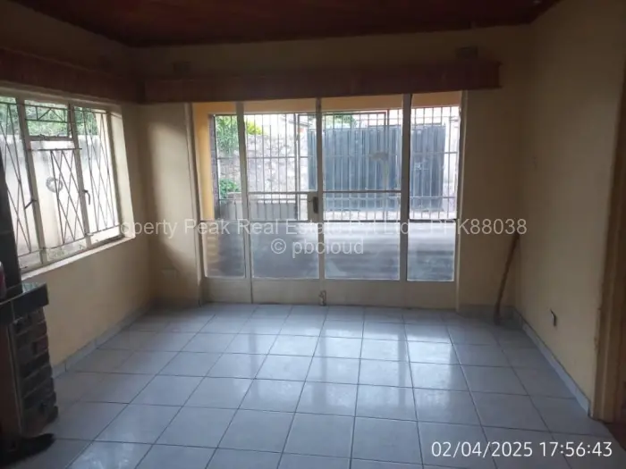 3 Bedroom House for Sale in Mainway Meadows, Harare