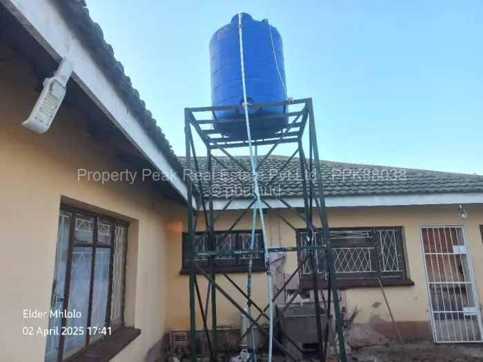 3 Bedroom House for Sale in Mainway Meadows, Harare