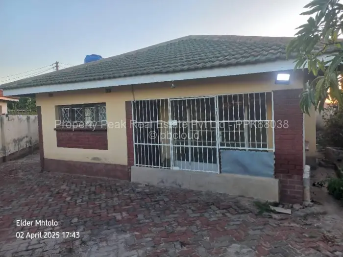 3 Bedroom House for Sale in Mainway Meadows, Harare