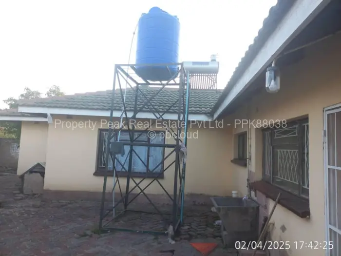 3 Bedroom House for Sale in Mainway Meadows, Harare