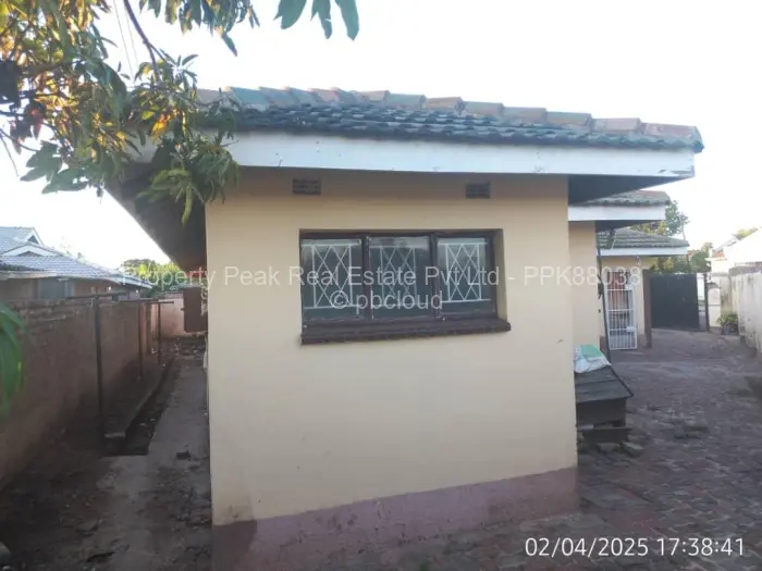 3 Bedroom House for Sale in Mainway Meadows, Harare
