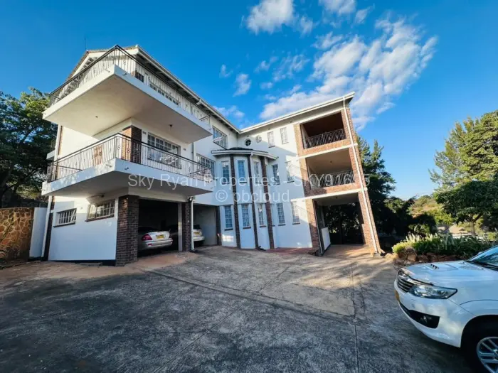 5 Bedroom House to Rent in Bluff Hill