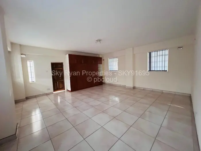 5 Bedroom House to Rent in Bluff Hill