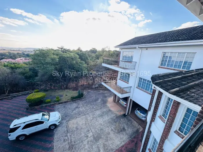 5 Bedroom House to Rent in Bluff Hill