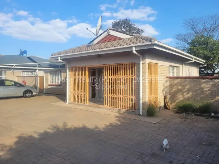 Townhouse/Complex/Cluster for Sale in Waterfalls, Harare