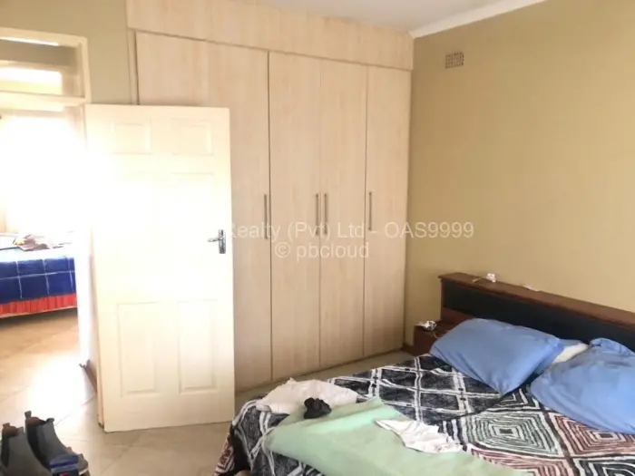 Townhouse/Complex/Cluster for Sale in Waterfalls, Harare
