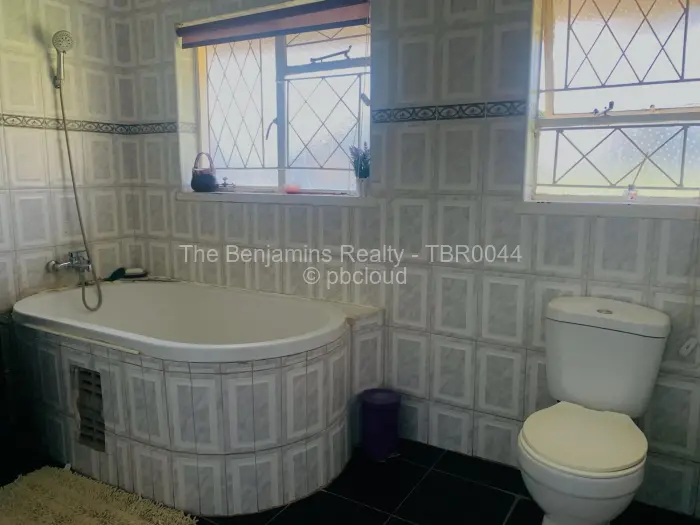 4 Bedroom House for Sale in Northwood, Harare