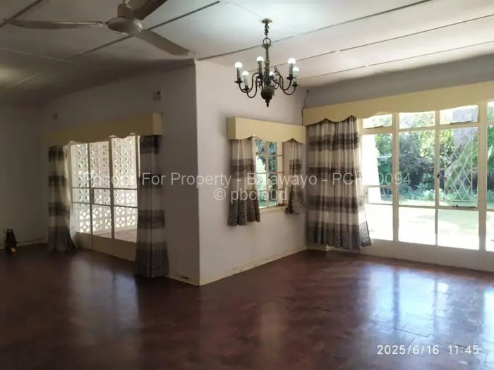 3 Bedroom House for Sale in Kumalo, Bulawayo