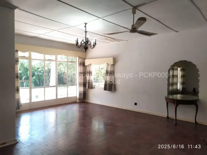 3 Bedroom House for Sale in Kumalo, Bulawayo