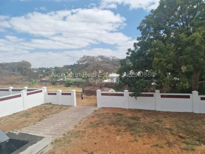Townhouse/Complex/Cluster for Sale in Borrowdale Brooke, Harare
