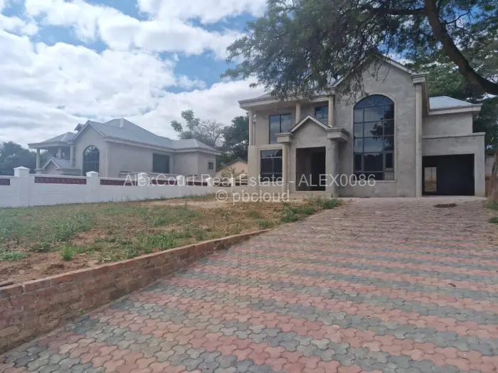 Townhouse/Complex/Cluster for Sale in Borrowdale Brooke, Harare