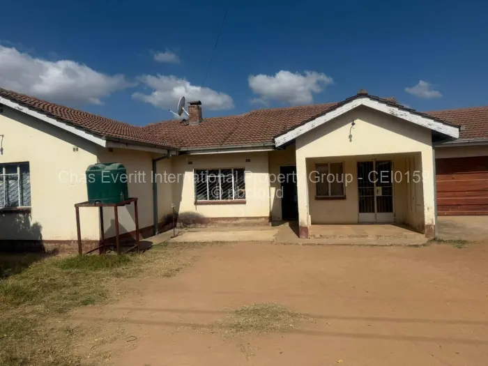 3 Bedroom House for Sale in Zimre Park, Harare