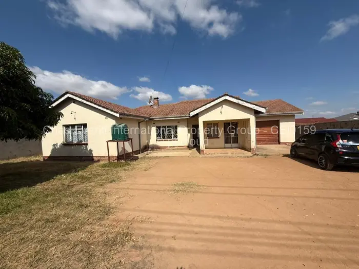 3 Bedroom House for Sale in Zimre Park, Harare