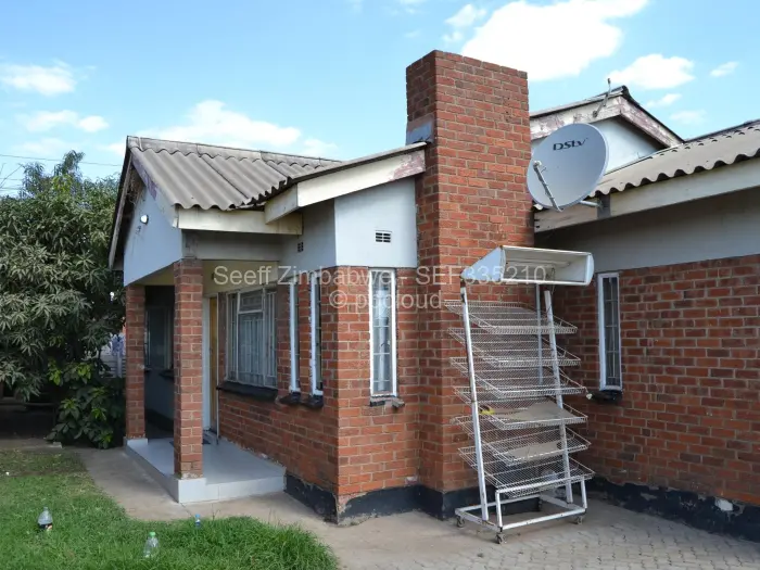 4 Bedroom House for Sale in Glen View, Harare