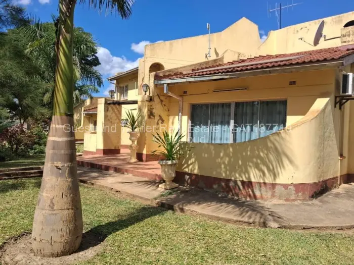7 Bedroom House for Sale in Kadoma, Kadoma