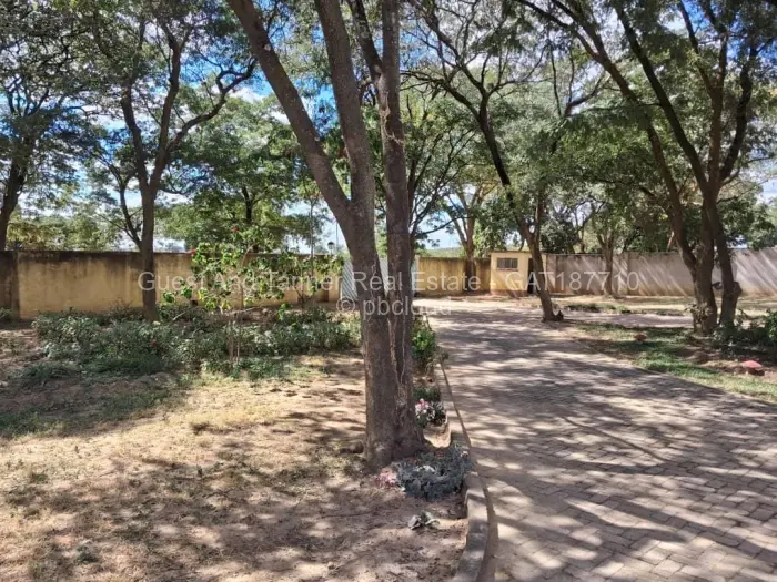 7 Bedroom House for Sale in Kadoma, Kadoma