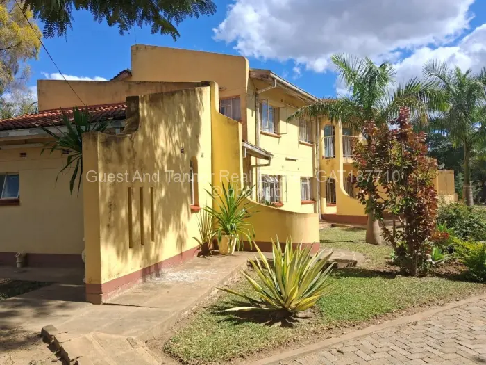 7 Bedroom House for Sale in Kadoma, Kadoma