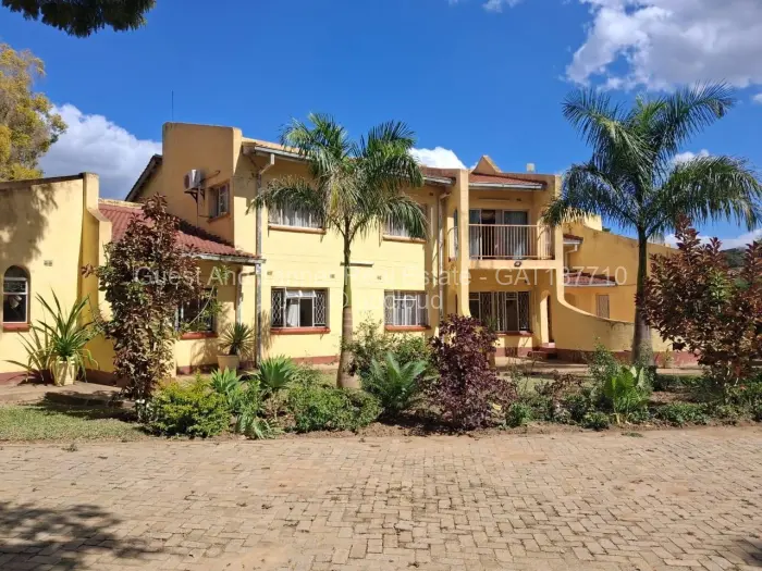 7 Bedroom House for Sale in Kadoma, Kadoma