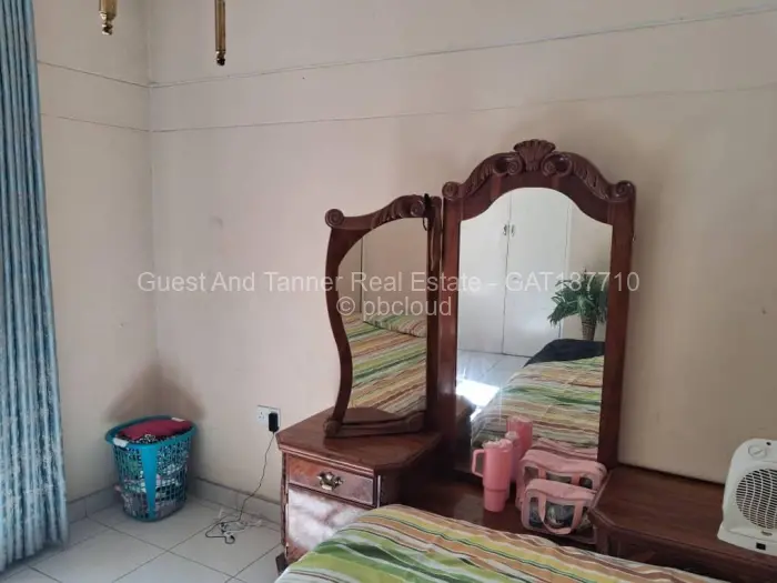 7 Bedroom House for Sale in Kadoma, Kadoma