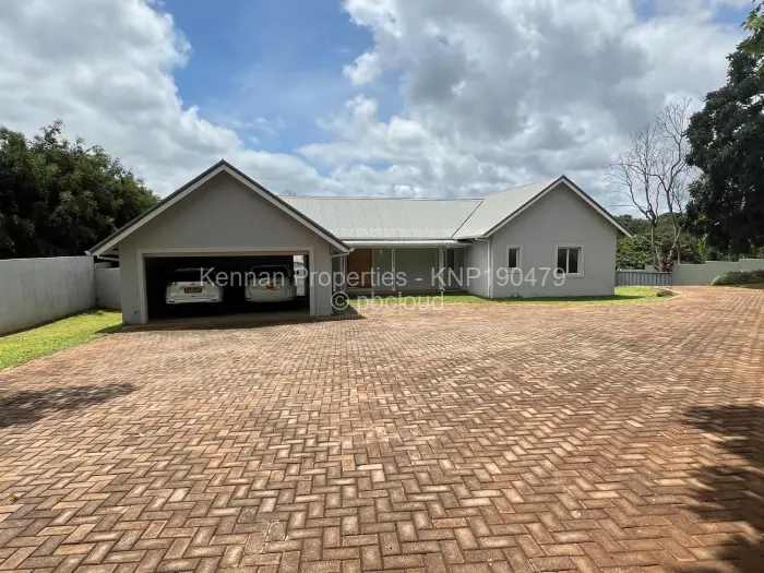 Townhouse/Complex/Cluster for Sale in Helensvale, Harare