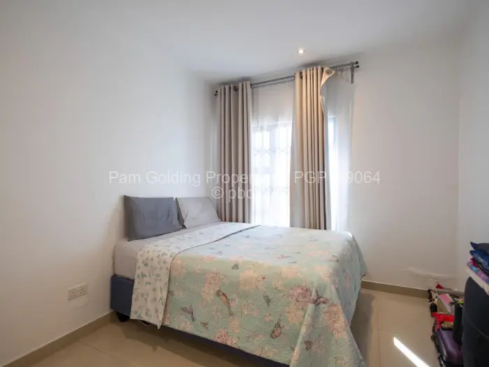 6 Bedroom House for Sale in Norton, Norton