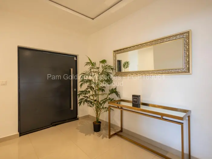 6 Bedroom House for Sale in Norton, Norton