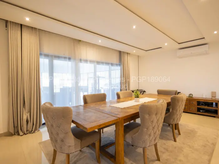 6 Bedroom House for Sale in Norton, Norton