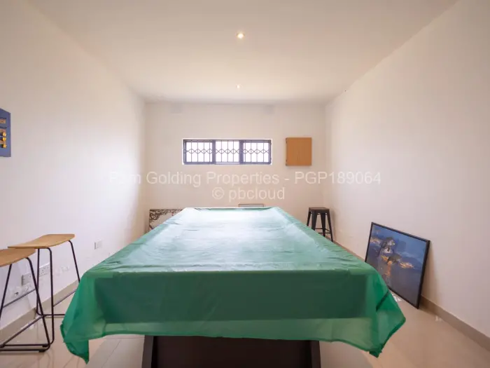 6 Bedroom House for Sale in Norton, Norton