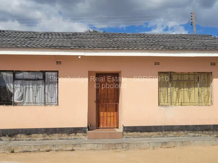 2 Bedroom House for Sale in Plumtree, Plumtree