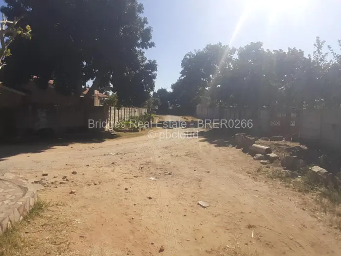 6 Bedroom Cottage/Garden Flat for Sale in Ruwa, Ruwa