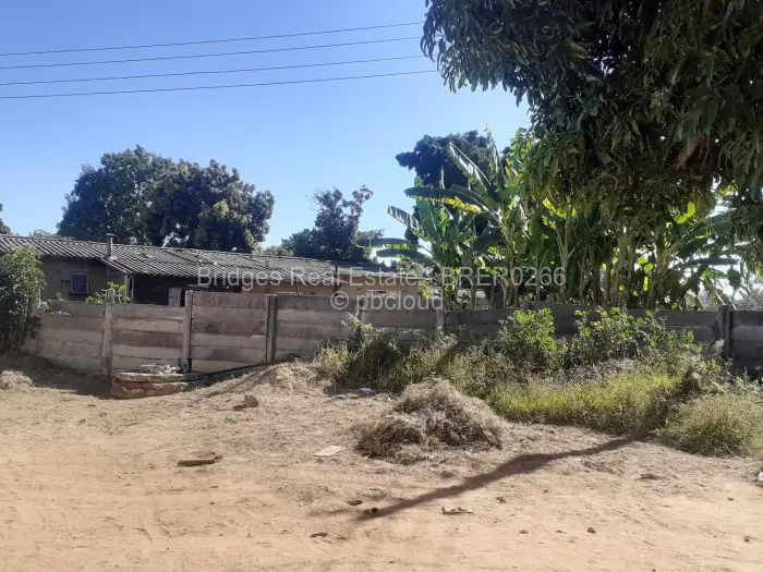 6 Bedroom Cottage/Garden Flat for Sale in Ruwa, Ruwa