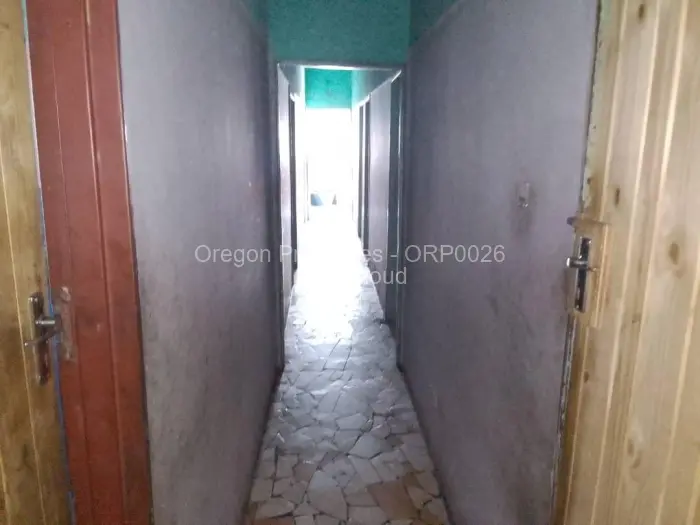 7 Bedroom House for Sale in Budiriro, Harare