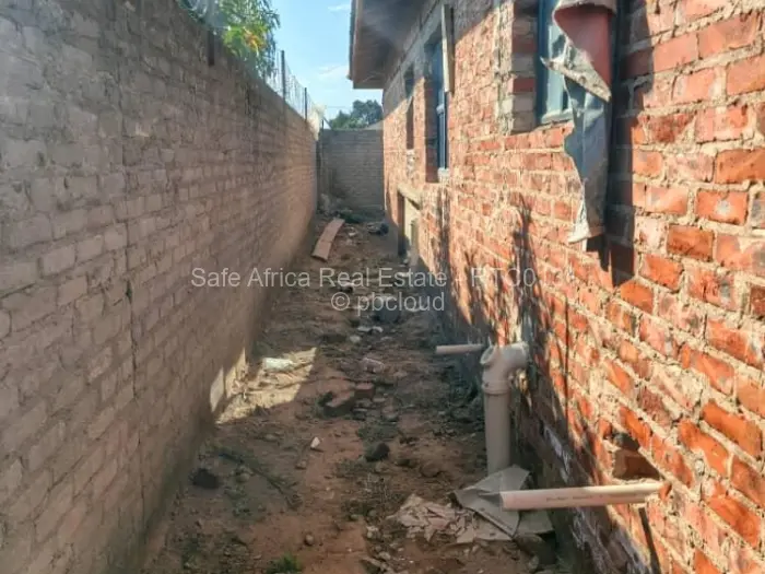 4 Bedroom House for Sale in Damofalls, Damofalls