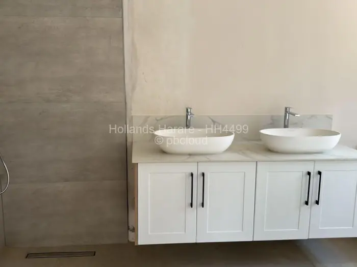 Townhouse/Cluster for Sale in Newlands, Harare