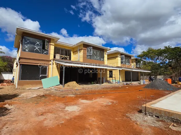 Townhouse/Complex/Cluster for Sale in Pomona, Harare