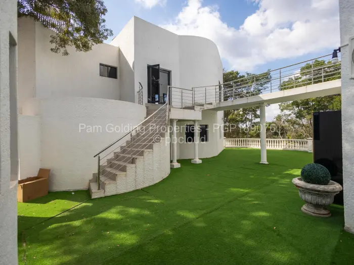 10 Bedroom House for Sale in Greystone Park, Harare