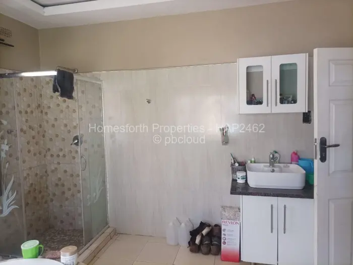 5 Bedroom House for Sale in Waterfalls, Harare
