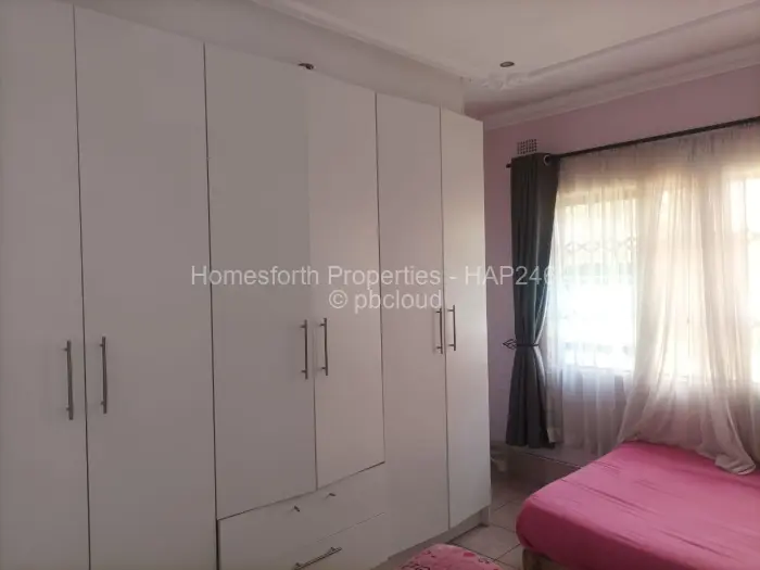 5 Bedroom House for Sale in Waterfalls, Harare