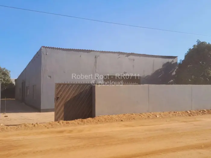 Warehouse/Industrial to Rent in Chitungwiza, Chitungwiza