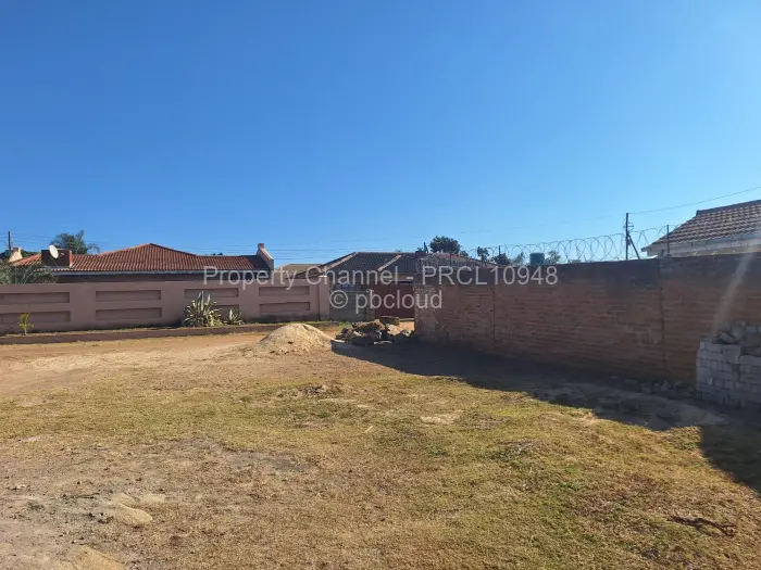 2 Bedroom Cottage/Garden Flat for Sale in Zimre Park, Harare