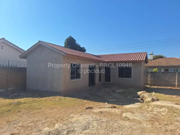 2 Bedroom Cottage/Garden Flat for Sale in Zimre Park, Harare