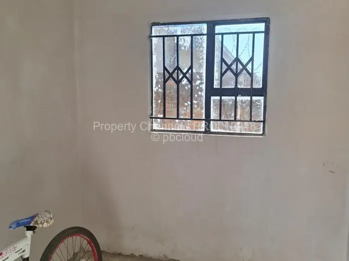 2 Bedroom Cottage/Garden Flat for Sale in Zimre Park, Harare