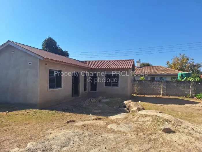 2 Bedroom Cottage/Garden Flat for Sale in Zimre Park, Harare