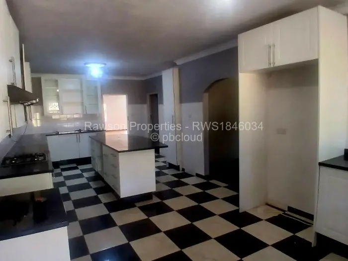 5 Bedroom House for Sale in Borrowdale, Harare