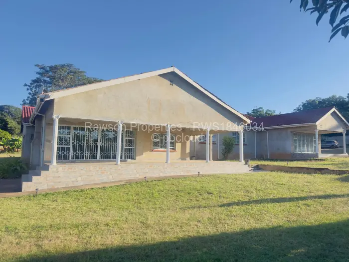 5 Bedroom House for Sale in Borrowdale, Harare